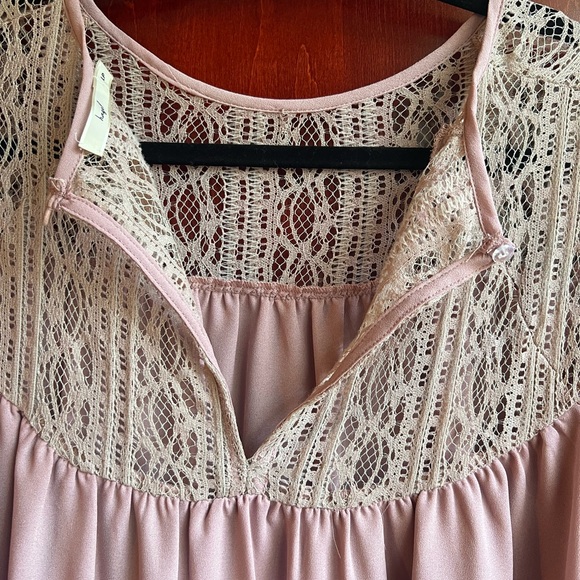 Stitch Fix mauve Lilla Bishop sleeve blouse - large petit - Picture 9 of 13